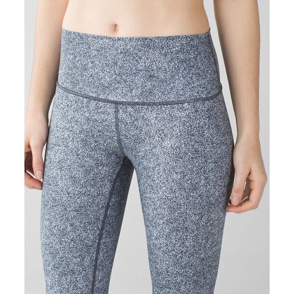 Lululemon High Times Crops Rio Mist White/Black Cropped Leggings Womens Size 6 - Picture 2 of 8